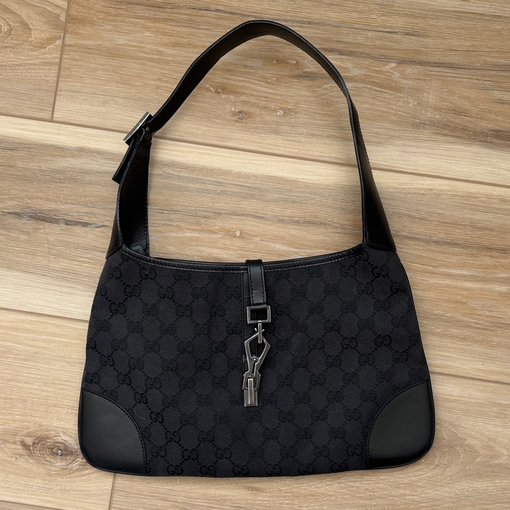 VINTAGE BLACK GUCCI JACKIE SHOULDER BAG